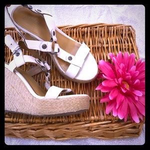 🍉 3/$15 Zodiac white wedge sandals